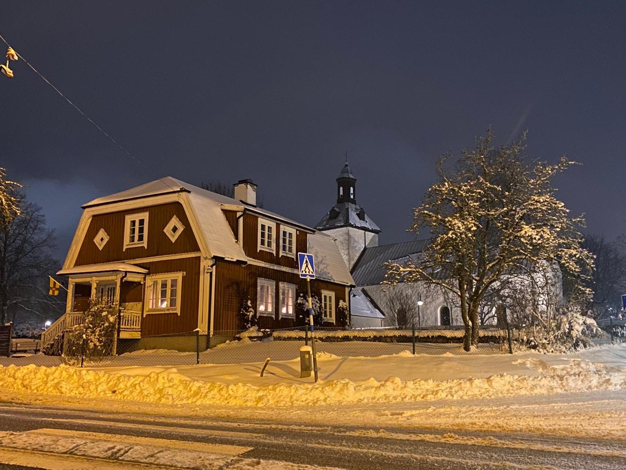 Hotel In Svalsaeter, Kallfors, Jaerna, Stockholm, 5 Min To Golf & 15 Min To Ytterjaerna Concerts Extérieur photo