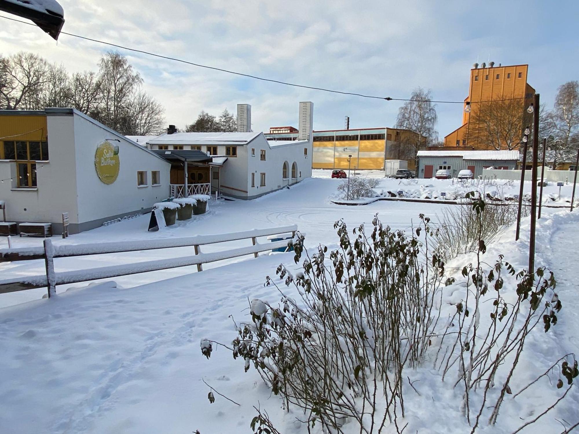 Hotel In Svalsaeter, Kallfors, Jaerna, Stockholm, 5 Min To Golf & 15 Min To Ytterjaerna Concerts Extérieur photo